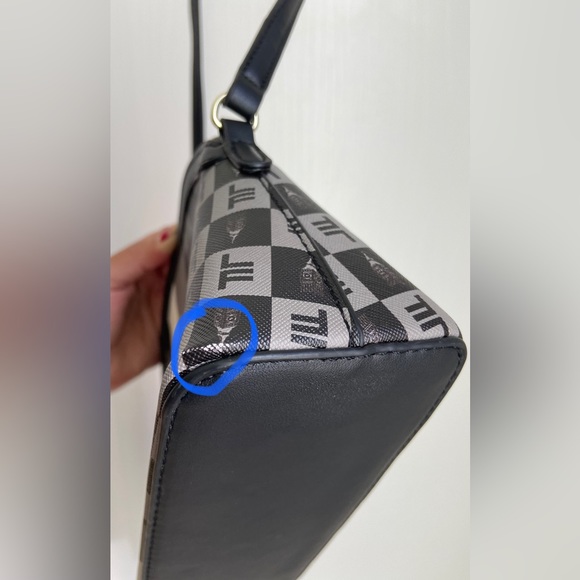 LONDON FOG ELLIE SIGNATURE CROSSBODY - Picture 13 of 15